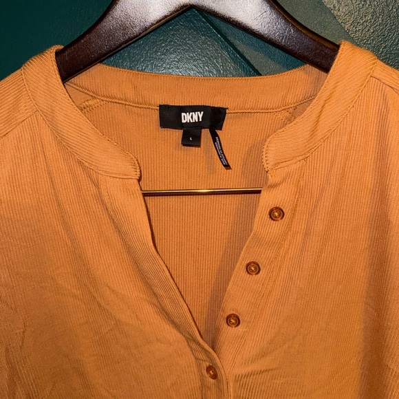 DKNY Tan Top with Multicolor Puff Sleeves - Picture 4 of 8